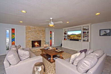 Living w/ built-ins Room