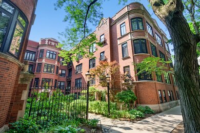 2918 N Pine Grove Ave unit B, Chicago, IL 60657 - photo 2