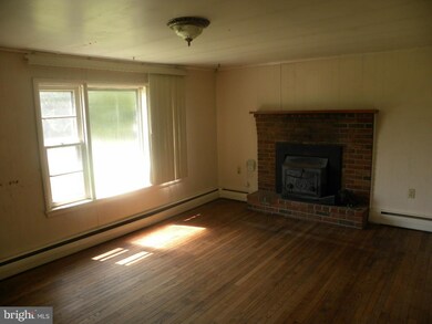 2805 E Weaver Rd, Greencastle, PA 17225 - photo 4