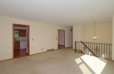 286 Waterman St, Oregon, WI 53575 - photo 3