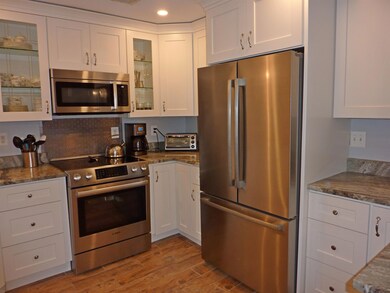 20 Ledgewood Hills Dr unit U202, Nashua, NH 03062 - photo 6