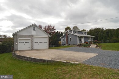 422 Nichols St, Leesport, PA 19533 - photo 4