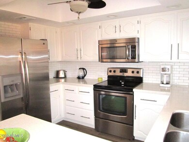 9 137 STAINLESS KITCHEN
