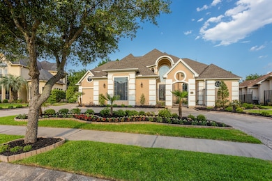 14 Lake Mist Ct, Sugar Land, TX 77479 - photo 2