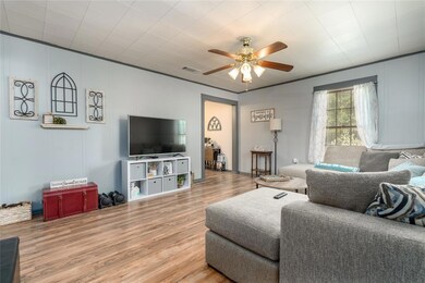 420 Throckmorton St, Weatherford, TX 76086 - photo 4