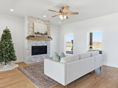 828 Old Tioga Rd, Gunter, TX 75058 - photo 6