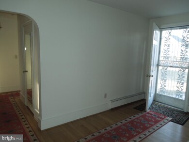 560 E G St, Purcellville, VA 20132 - photo 2