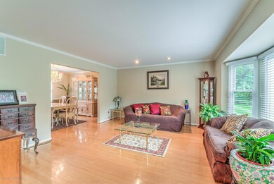 002_LIVING ROOM