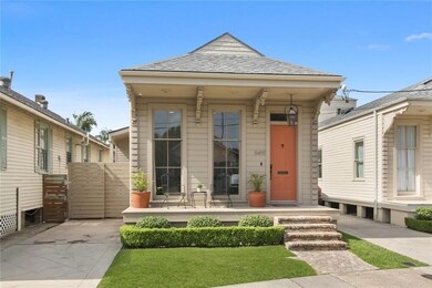 3 BEDROOMS & 2.5 BATHS