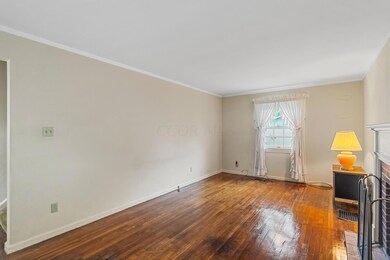 FAMILY ROOM W/FIREPLACE