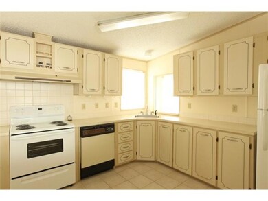 711 Periwinkle Cir, Sebastian, FL 32976 - photo 5