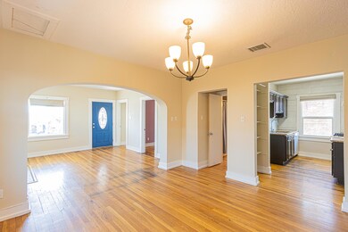 2921 Altura Ave unit 2, El Paso, TX 79930 - photo 4