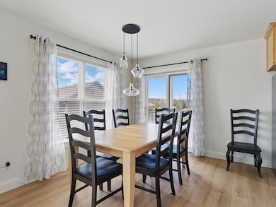Dining area off kitchen