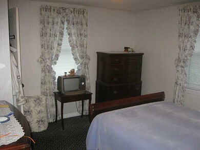 102 Baywood St, Warwick, RI 02886 - photo 6