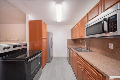 435 SW 33rd Ave unit 4, Miami, FL 33135 - photo 2