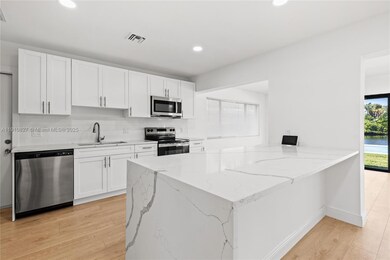 317 N 31st Ave, Hollywood, FL 33021 - photo 6