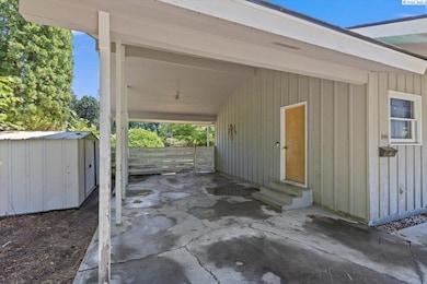 1020 Elm St, Prosser, WA 99350 - photo 4