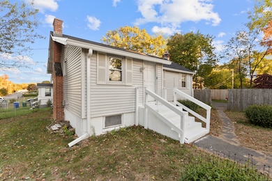 67 Elizabeth Ave, Bloomfield, CT 06002 - photo 4