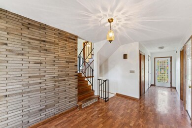 1351 Devonhurst Dr, Columbus, OH 43232 - photo 3