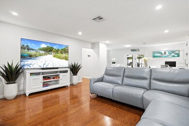 unlisted-address, Sarasota, FL 34239 - photo 7