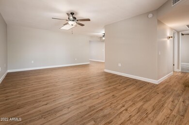 10707 W Santa fe Dr, Sun City, AZ 85351 - photo 6