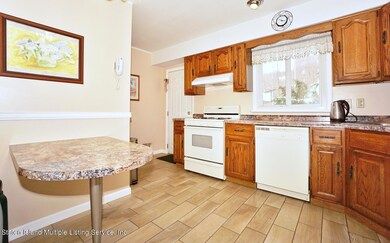 579 Hanover Ave, Staten Island, NY 10304 - photo 4