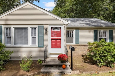 75 Darling St, Warwick, RI 02886 - photo 3