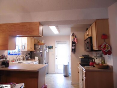 105 Southcreek Dr, Travelers Rest, SC 29690 - photo 3