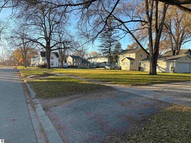 320 W Locust St, Mount Pleasant, MI 48858 - photo 7