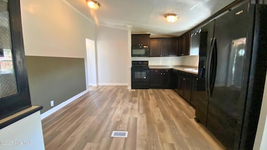 304 W Foy St, Richlands, NC 28574 - photo 2