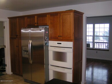 Double Oven and stainless refrigerator