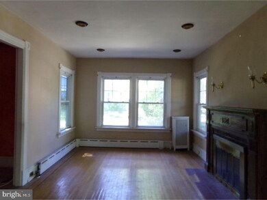 131 N Centre St, Merchantville, NJ 08109 - photo 4