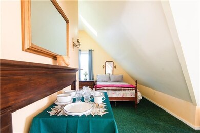 54 Malbone Rd unit 1, Newport, RI 02840 - photo 3