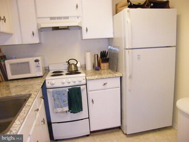 10249 Arizona Cir, Bethesda, MD 20817 - photo 4