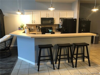 Breakfast bar area