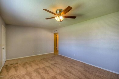 Living Room (4)
