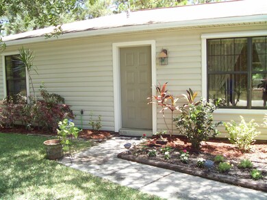 Very nice entry way into the front door