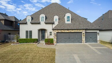 Stunning 4 bed/4.5 bath home with formal dining/of