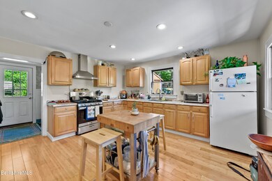 1729 Massachusetts Ave, North Adams, MA 01247 - photo 7