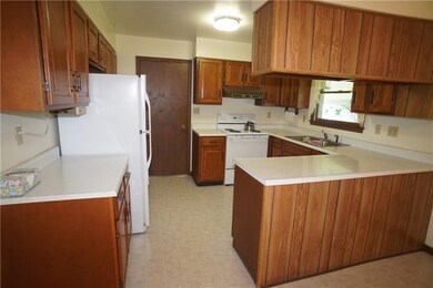 365 Pheasant Run Dr, Batesville, IN 47006 - photo 2