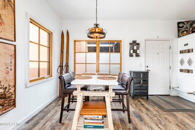 6_Living-Room_high_3726253