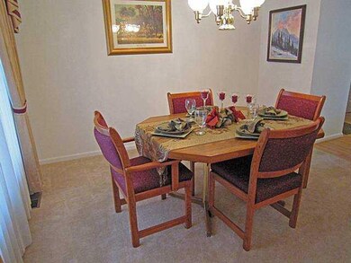Dining Room. Plenty of Room here to host your Holi