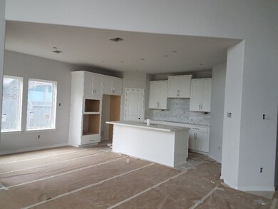 SPACIOUS KITCHEN AND BREAKFAST ROOM