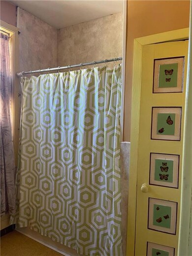 421 E Washington St, Slatington, PA 18080 - photo 7