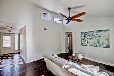 Living room to entry