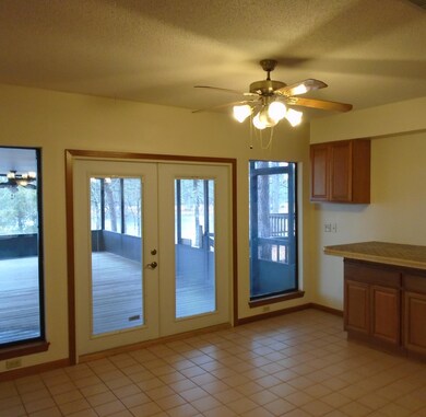 Oakcrest 028
