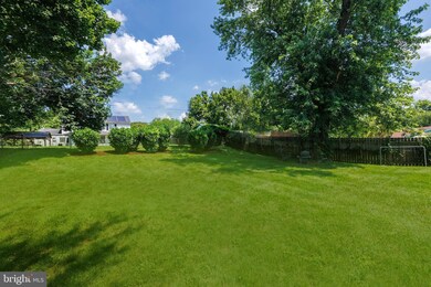 12112 Foxhill Ln, Bowie, MD 20715 - photo 5