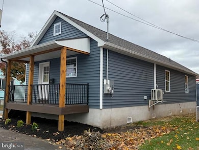 153 N Tulpehocken St, Pine Grove, PA 17963 - photo 3