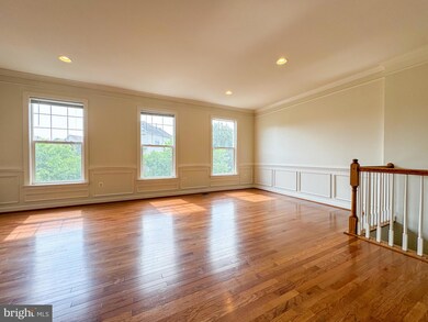 8173 Glade Bank Dr, Manassas, VA 20111 - photo 4