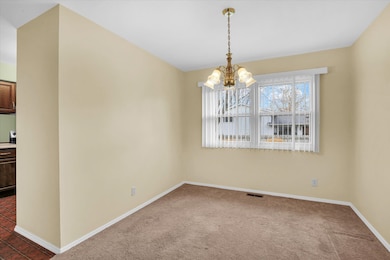 2302 Blackthorn Dr, Champaign, IL 61821 - photo 3